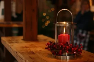 How to Decorate a Small Space for the Holiday Without Feeling…
