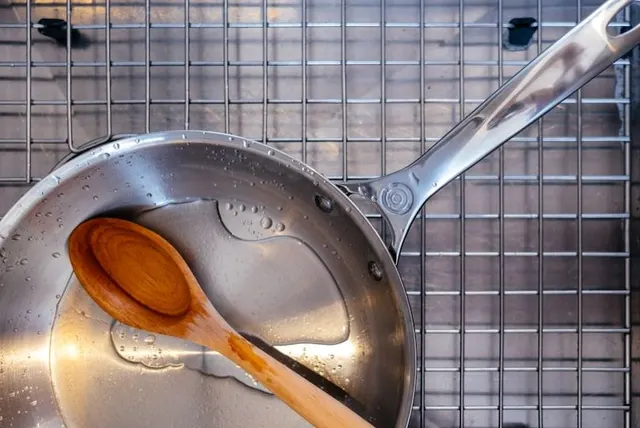 How to clean stainless steel cookware properly step by step
